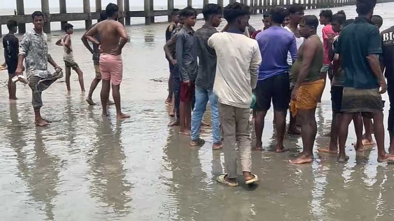 চট্টগ্রামে গঙ্গা স্নানে গিয়ে সাগরে ডুবে ২ শিশুর মৃত্যু