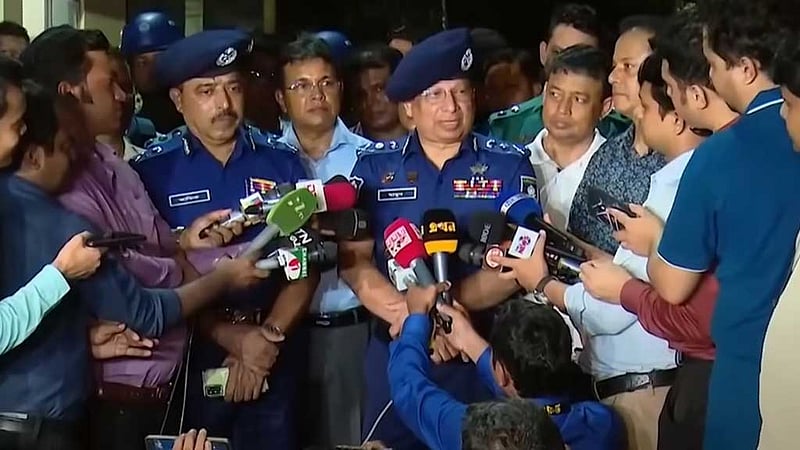 কনস্টেবল কেন গুলি করেছেন সহকর্মীকে, তদন্ত হচ্ছে: আইজিপি