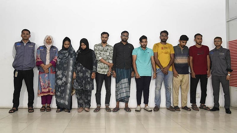 ফেইসবুকে চাকরি, ট্যালেন্ট হান্টের কথা বলে ‘যৌন ব্যবসায়’