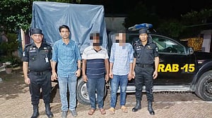 সাত দিন পর টেকনাফ থেকে অপহৃত ২ পর্যটককে উদ্ধার