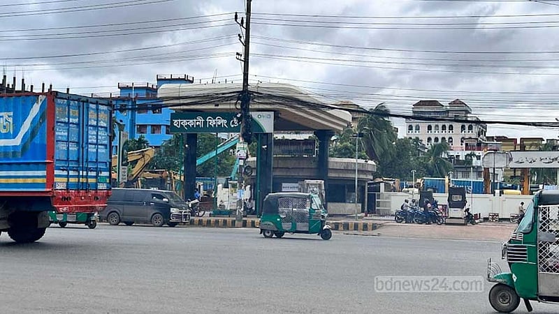 স্কুটিতে ট্রাকের ধাক্কা, তরুণ-তরুণীর মৃত্যু
