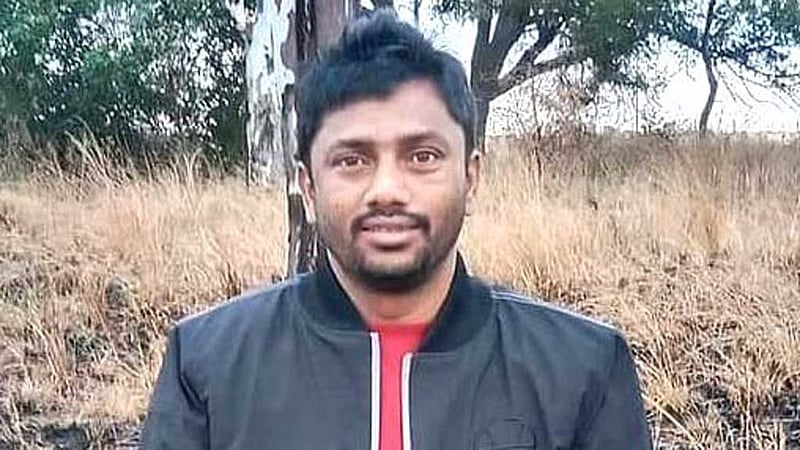 কুমিল্লায় বাবাকে ডাকাতের গুলি, দেখে হৃদরোগে ছেলের মৃত্যু