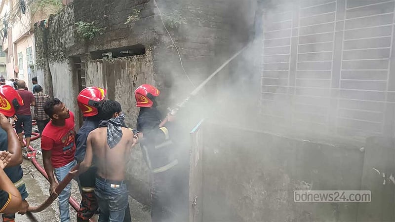 কুমিল্লায় ফোমের গুদামে অগ্নিকাণ্ড, ক্ষতিগ্রস্ত ৩ ভবন