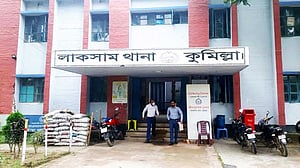 কুমিল্লায় ছাদ থেকে পড়ে গৃহকর্মীর মৃত্যু, পরিবারের দাবি হত্যা