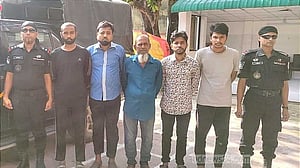 কুমিল্লায় পাসপোর্ট ‘দালাল চক্রে’র ৫ সদস্য গ্রেপ্তার