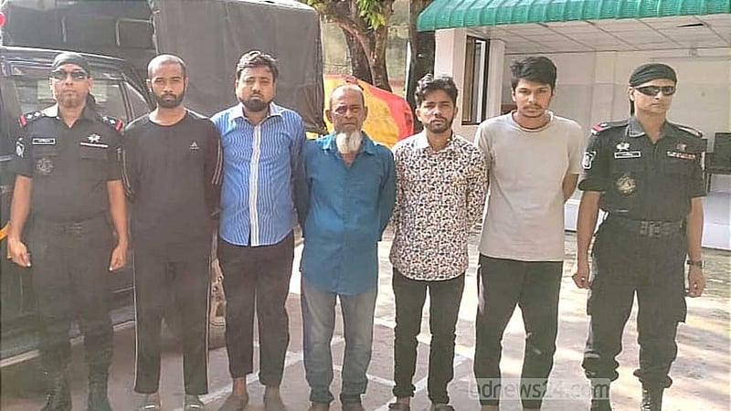 কুমিল্লায় পাসপোর্ট ‘দালাল চক্রে’র ৫ সদস্য গ্রেপ্তার