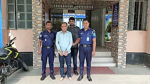 তিনি ভুয়া ‘ম্যাজিস্ট্রেট’, একাই পরিচালনা করেন ভ্রাম্যমাণ আদালত!