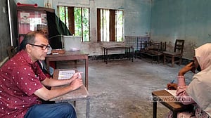 ফেনীতে জাল ভোট দেওয়ায় দুজনকে কারাদণ্ড