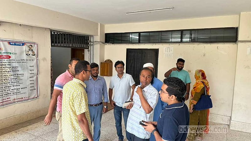 গোপালগঞ্জের বঙ্গবন্ধু বিশ্ববিদ্যালয়ে ভিসি কার্যালয়ে তালা দিয়েছেন শিক্ষকরা