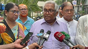 প্রধানমন্ত্রী এসে দেখুন বেনজীর কীভাবে হিন্দুদের জমি দখল করেছেন: রানা দাশগুপ্ত