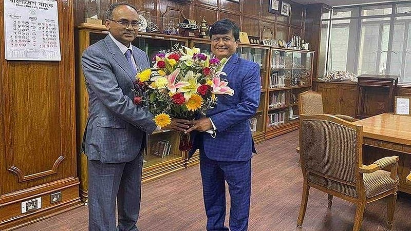 পুঁজিবাজারে আমার বিনিয়োগ নেই: গভর্নর রউফ তালুকদার