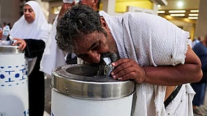 হজে মৃত্যুর ঘটনায় মিশরে ১৬ ট্র্যাভেল এজেন্সির লাইসেন্স বাতিল