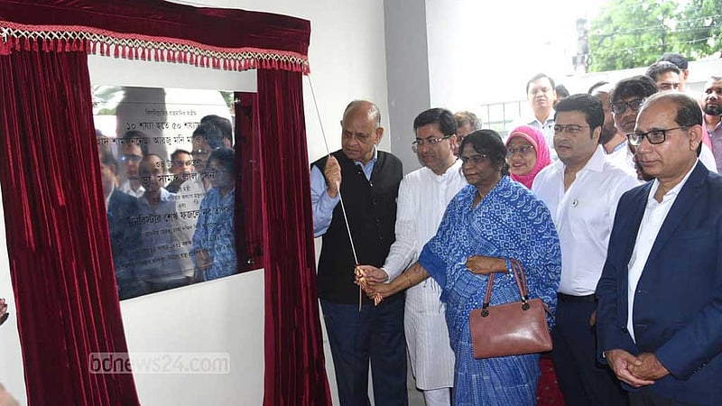 স্তন ক্যান্সার নিয়ে গ্রামের মায়েদের সচেতন হওয়ার তাগিদ স্বাস্থ্যমন্ত্রীর