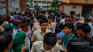 এইচএসসি: প্রথম দিনে অনুপস্থিত ১৫২০৩ পরীক্ষার্থী