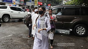 এইচএসসি: কেন্দ্রের আশেপাশে পার্কিং নয়