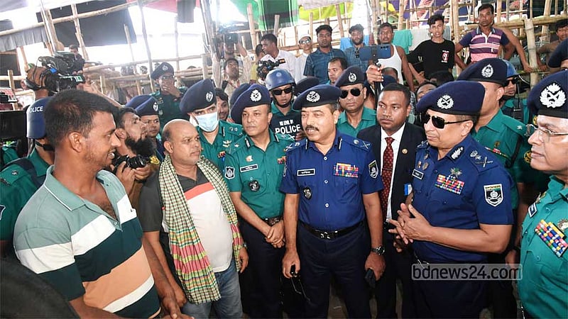 সুনির্দিষ্ট অভিযোগ ছাড়া পশুবাহী গাড়ি না থামানোর নির্দেশ আইজিপির