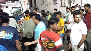 ভারতে বিয়ের অনুষ্ঠানে যাওয়ার পথে দুর্ঘটনায় ১৩ মৃত্যু