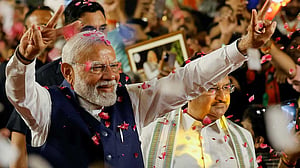 প্রেসিডেন্টের সঙ্গে দেখা করেছেন মোদী, শনিবার নিতে পারেন শপথ