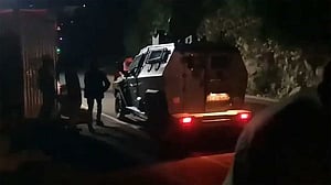 জম্মু ও কাশ্মীরে আবার ‘সন্ত্রাসী’ হামলা, নিরাপত্তা সদস্য নিহত