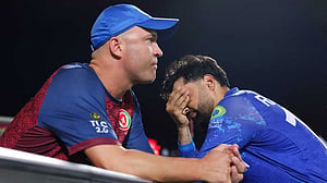 ‘সেমি-ফাইনালে এমন উইকেট কাম্য নয়’, আফগান কোচের ক্ষোভ