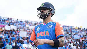 ‘তার সম্পর্কে কথা বলার আমি কে’, কোহলির ফর্ম প্রসঙ্গে দুবে