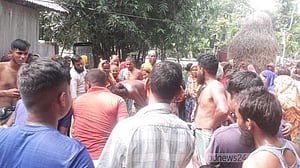 গরু বাঁচাতে গিয়ে ট্রেনে কাটা পড়ে কিশোরের মৃত্যু
