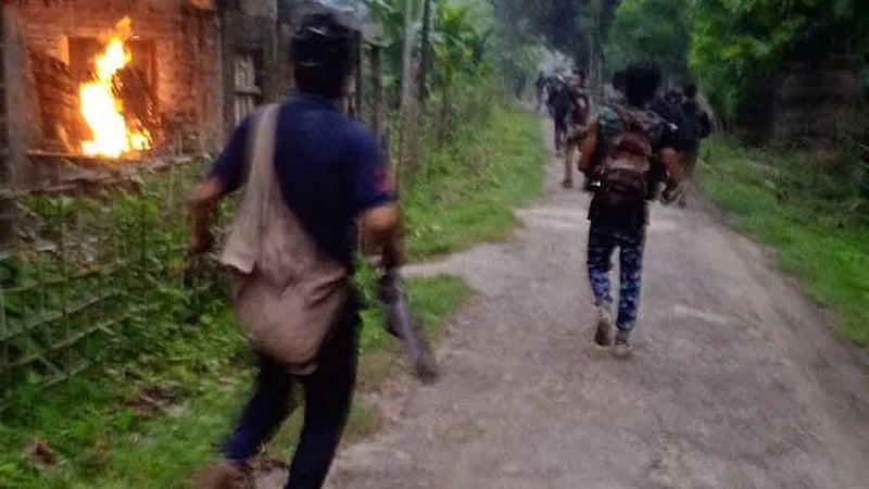মণিপুরে মুখ্যমন্ত্রীর নিরাপত্তাকর্মীদের গাড়িবহরে চোরাগোপ্তা হামলা
