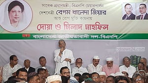 ‘প্রতিহিংসায়’ বিদেশে যেতে দেওয়া হচ্ছে না খালেদাকে, দাবি ফখরুলের