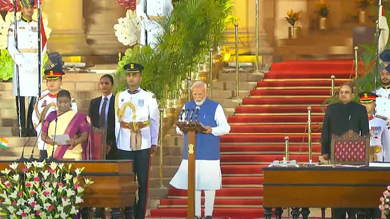 শপথ নিলেন ভারতের প্রধানমন্ত্রী নরেন্দ্র মোদী