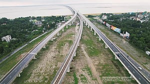 পদ্মা সেতুর ২ বছর: দুই পাড়ে ‘স্বপ্নের হাতছানি’