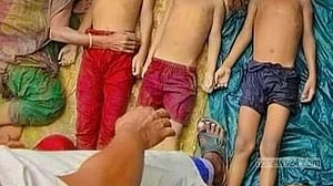 একে একে ভেসে উঠল ভাই-বোনসহ ৩ শিশুর মরদেহ