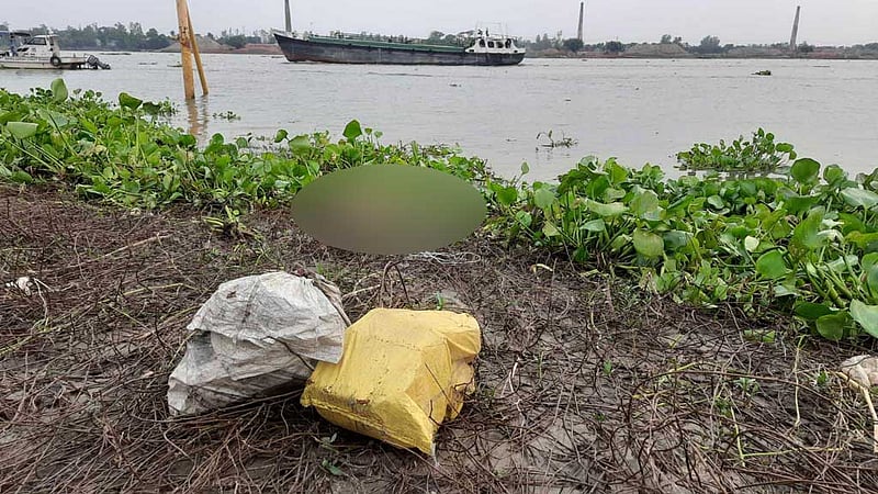 ধলেশ্বরীতে মিলল ইটের বস্তায় বাঁধা অজ্ঞাত ব্যক্তির লাশ