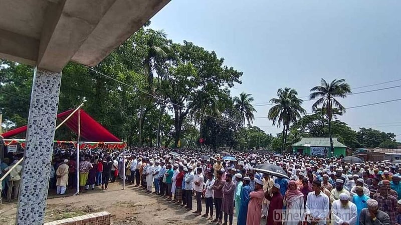 বাবা-মায়ের পাশে চিরনিদ্রায় শফী আহমেদ