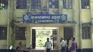 নেত্রকোণায় শ্বশুরবাড়ির পাশ থেকে জামাতার ঝুলন্ত মরদেহ উদ্ধার