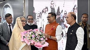 দেশে ফিরেছেন প্রধানমন্ত্রী