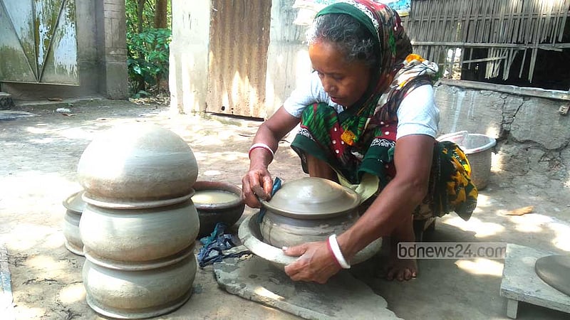 মাটির মায়ায় অষ্টমী, ছায়া