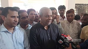 ট্রেন বন্ধ রেখে বাস মালিকদের সুবিধা দেব এটা বিকৃত মানসিকতা: রেলমন্ত্রী