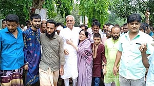জামিনে মুক্তি পেয়ে স্ত্রীর জানাজায় রাজশাহীর বিএনপি নেতা চাঁদ