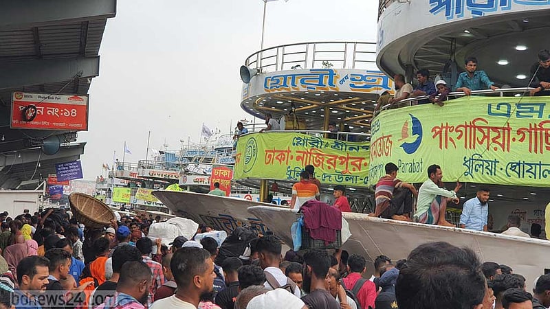 যাত্রীর অপেক্ষায় বরিশালের লঞ্চ, দক্ষিণের অন্য গন্তব্যে ভিড়