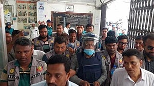 আওয়ামী লীগ নেতা মিন্টুকে গ্রেপ্তারের কারণ জানাল ডিবি