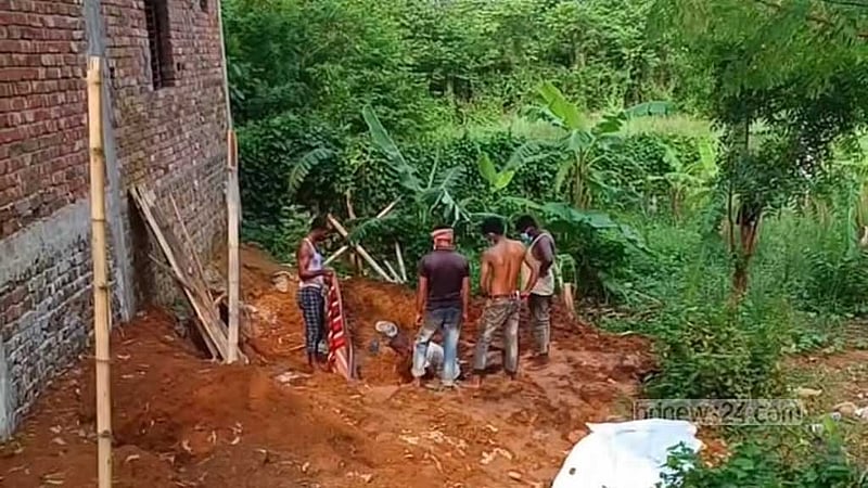 সাভারে নিখোঁজের চার দিন পর মাটি খুড়ে মিলল নারীর লাশ