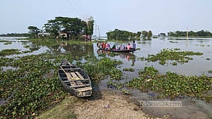 সুনামগঞ্জে নদ-নদীর পানি কমছে, বাড়ছে হাওরে