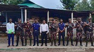 সিলেট সীমান্তে ২৫৪ বস্তা ভারতীয় চিনি উদ্ধার