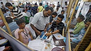 লোকসভা নির্বাচন: শুরুর শঙ্কা কাটিয়ে পশ্চিমবঙ্গে এগিয়ে তৃণমূল