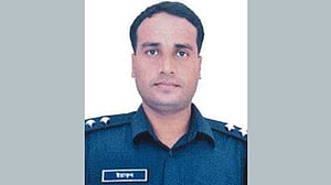 দুর্নীতিতে জড়িয়ে বাধ্যতামূলক অবসরে পুলিশের এএসপি