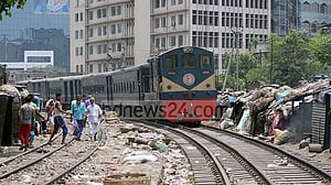 ট্রেনের ধাক্কায় মারা গেল এক দিন আগে এসএসসি পাস করা ছেলেটি