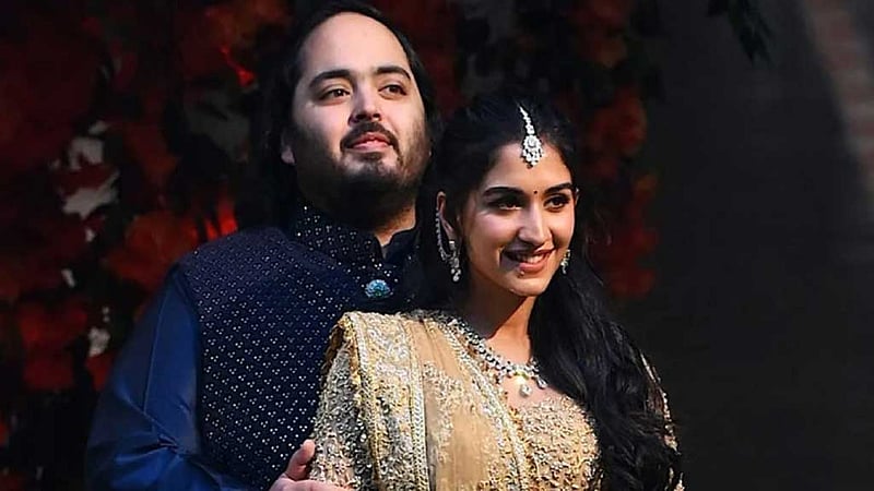 আম্বানিপুত্রের বিয়ের অনুষ্ঠান চলবে তিন দিন ধরে, এসেছে কার্ড