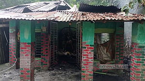 বাগেরহাটে কালী মন্দিরে আগুন, ‘ভোটের জের’ দেখছেন আওয়ামী লীগ নেত্রী