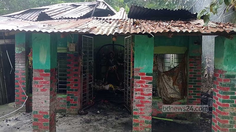 বাগেরহাটে কালী মন্দিরে আগুন, ‘ভোটের জের’ দেখছেন আওয়ামী লীগ নেত্রী