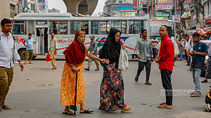 সড়ক অবরোধ, ভোগান্তিতে মানুষ